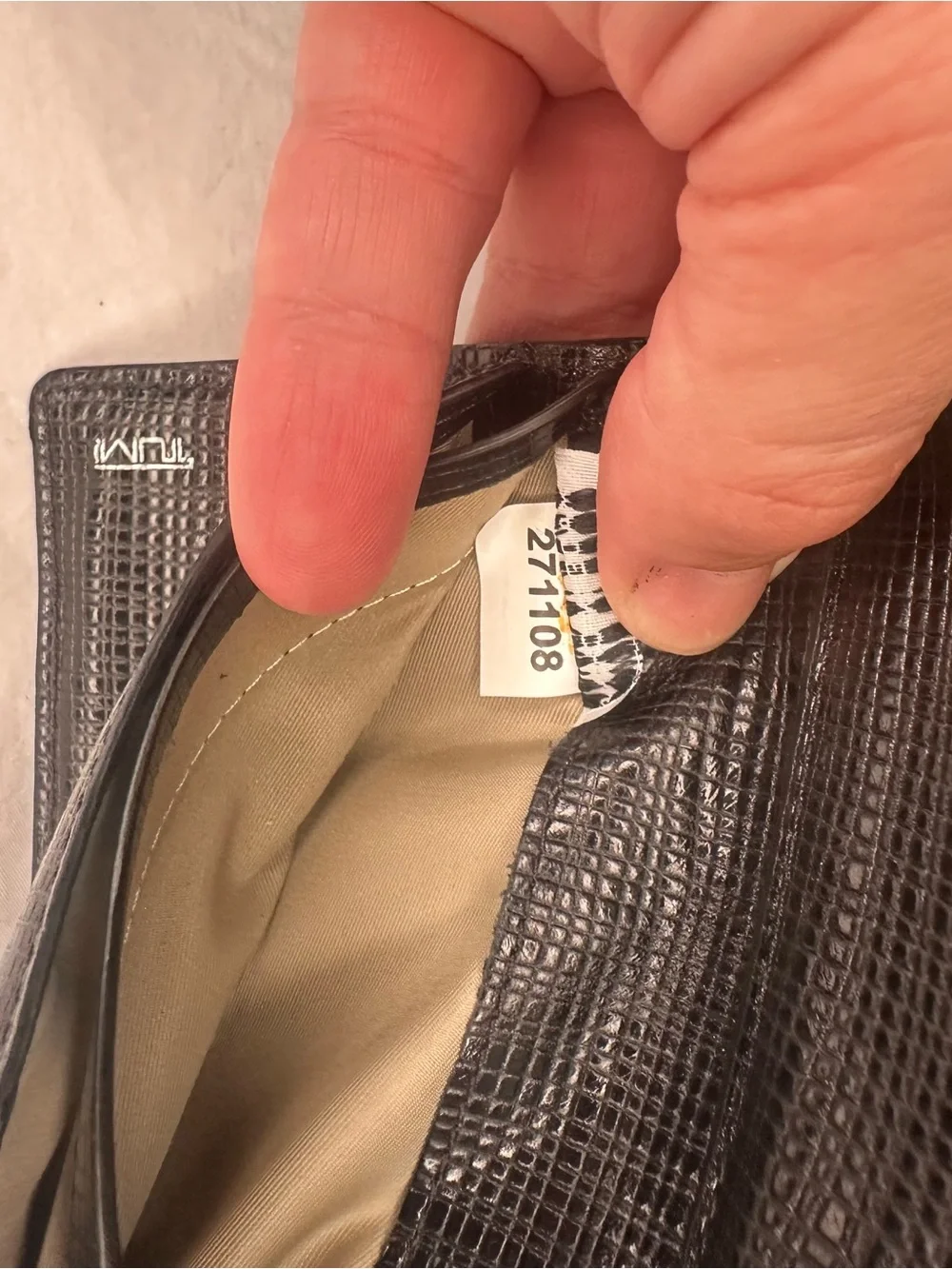 Tumi Leather Trifold Unisex Wallet